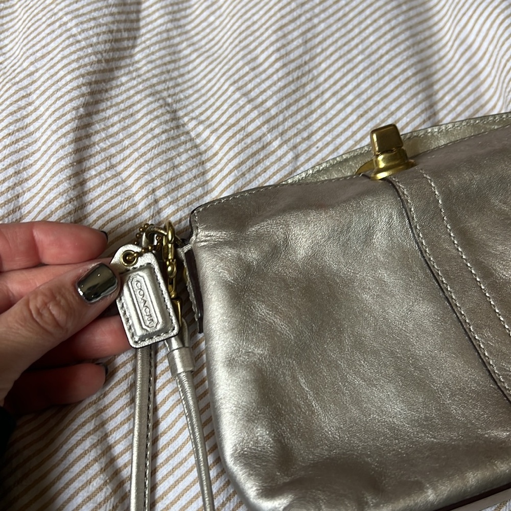 Coach mini silver clutch - Picture 5 of 7